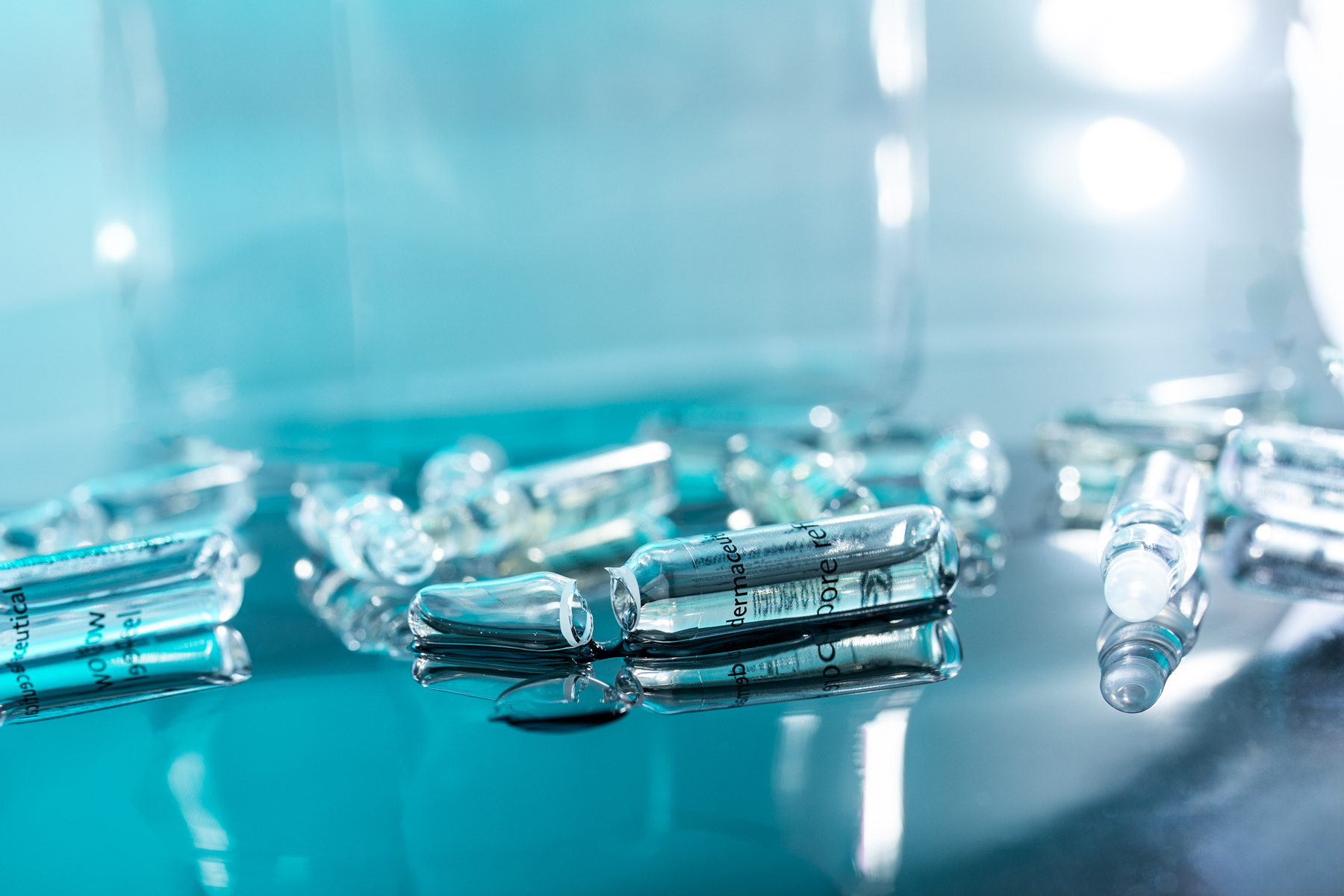 concentrates von S’METICS – intensive Wirkstoffpflege in Ampullenform. S’METICS Concentrate Ampoules with highly concentrated active ingredients for intensive skin care